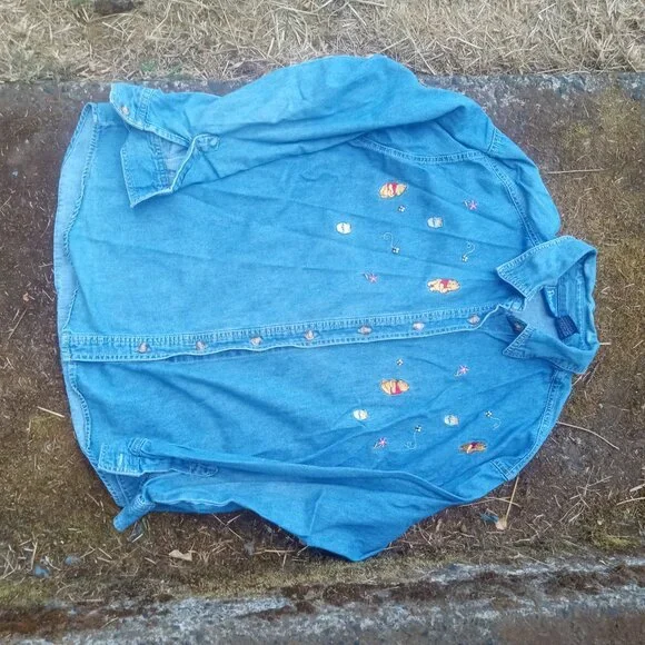 Vintage 90’s Denim Winnie The Pooh Buttondown - Picture 16 of 16